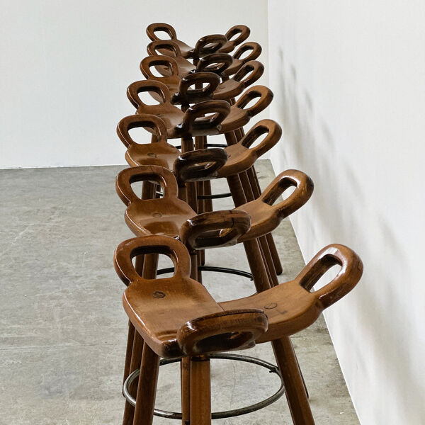 Tabouret de bar vintage de style Sergio Rodrigues, tabouret en bois massif, moderne brésilien.