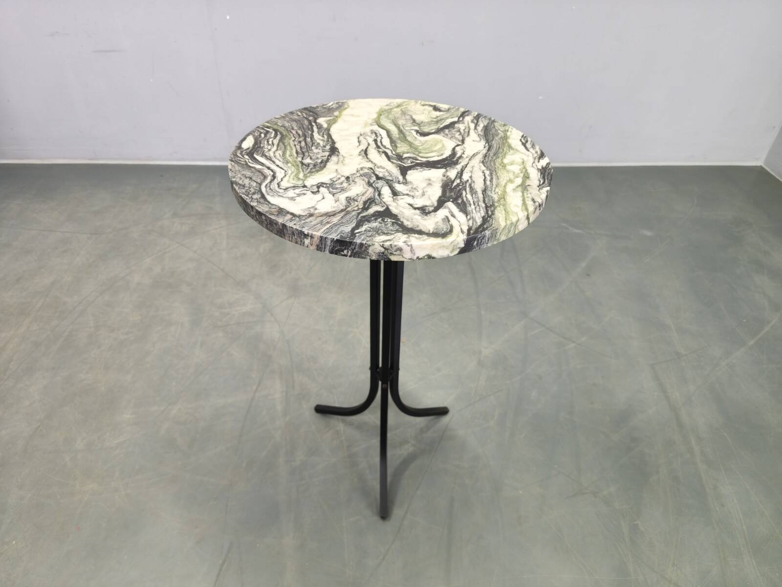 Table d'appoint en marbre italien avec base en fer noir, années 1970