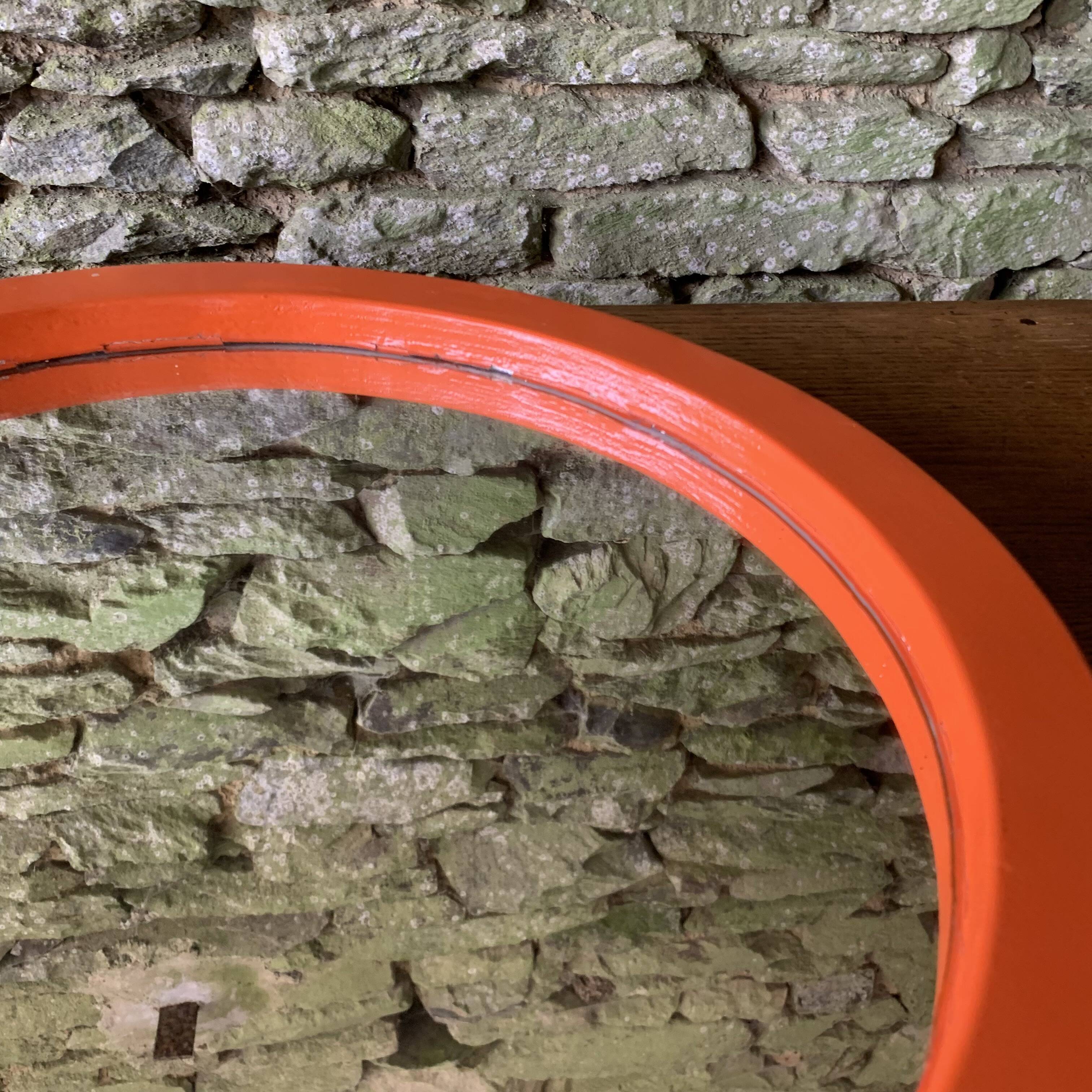 Miroir en bois orange