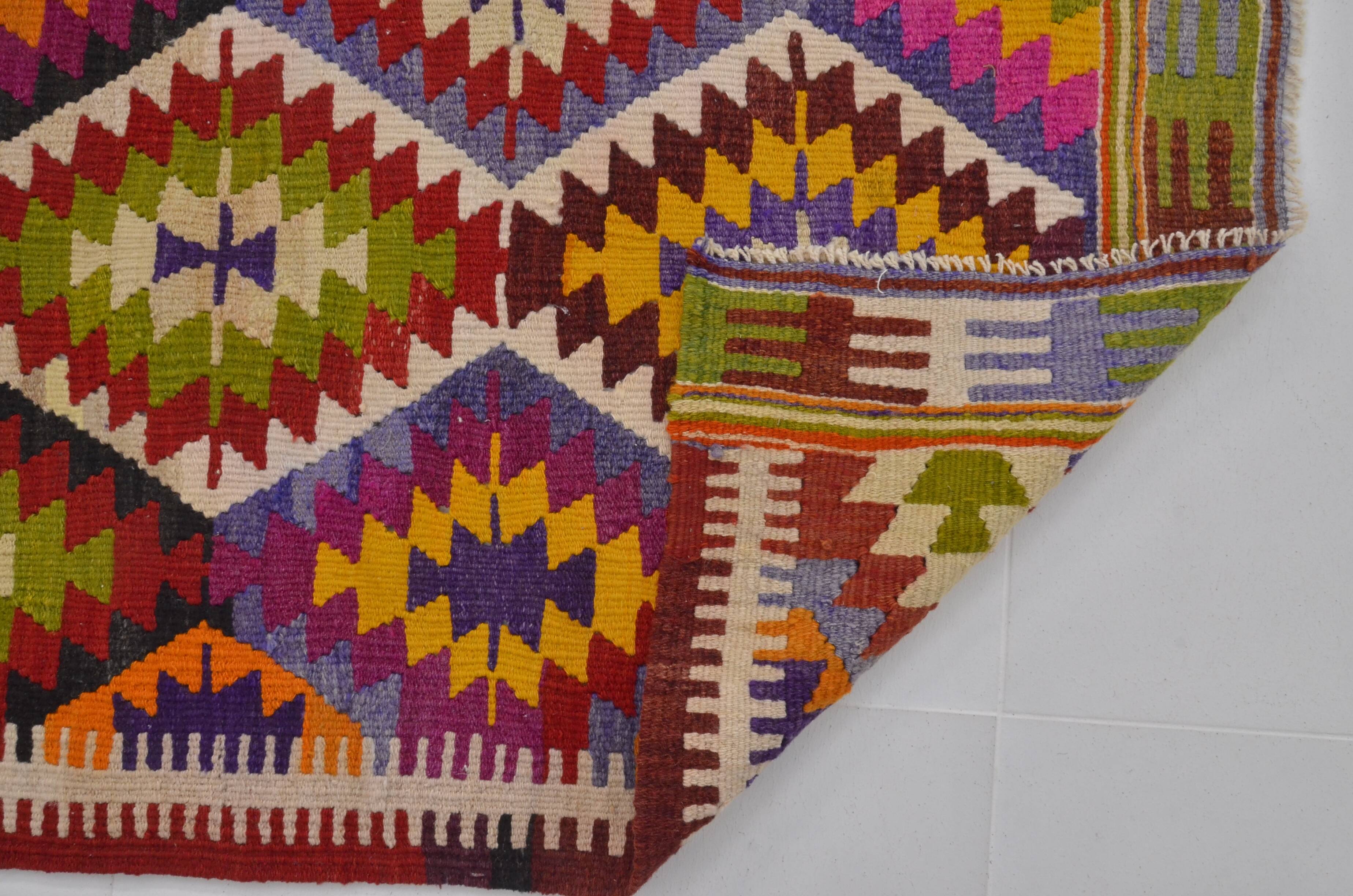 Small Oushak Multicolour Kilim Rug sk 1677