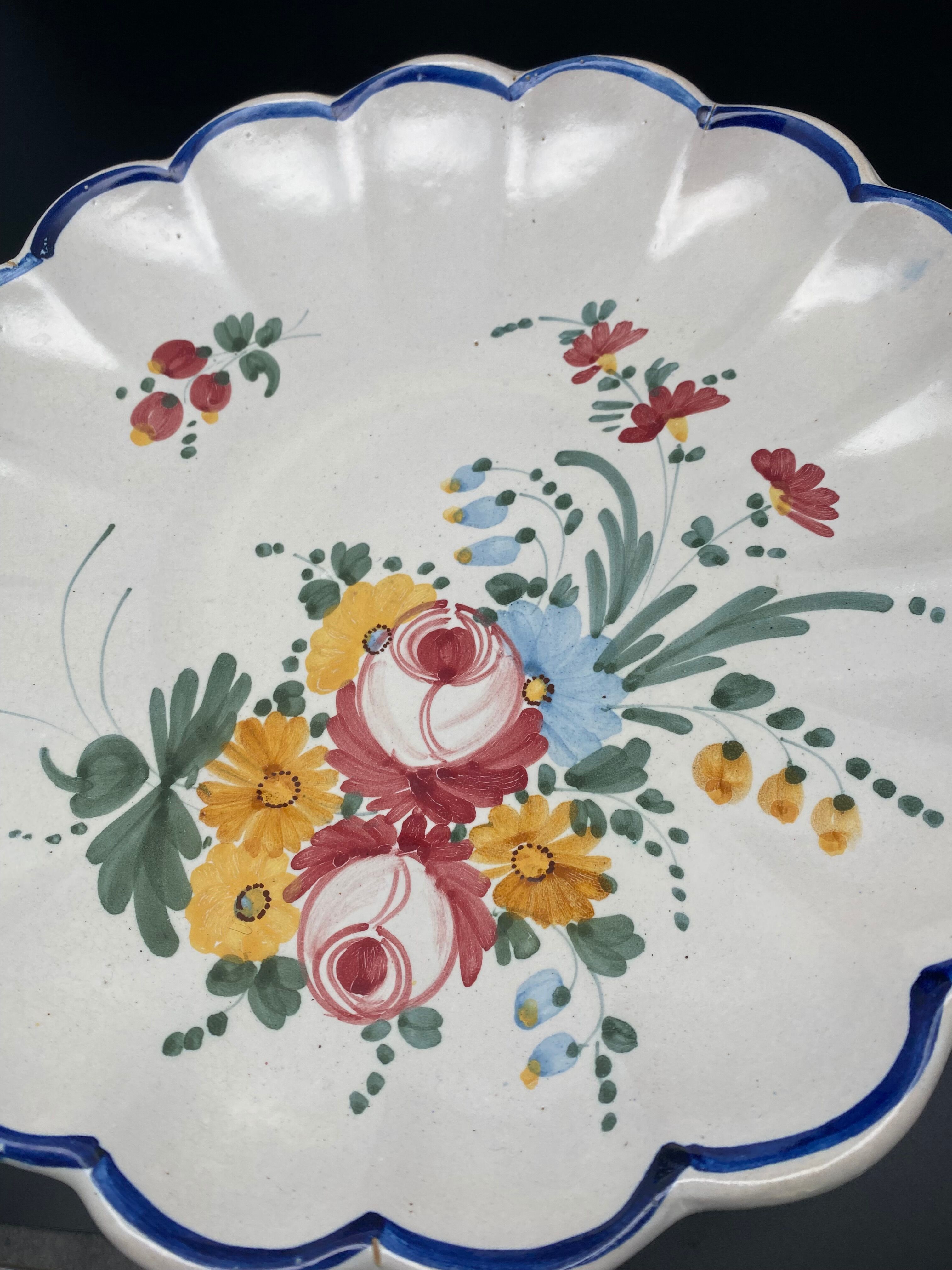 Round dish shape daisy Pattern Floral pattern in Italian ceramic – MMF17