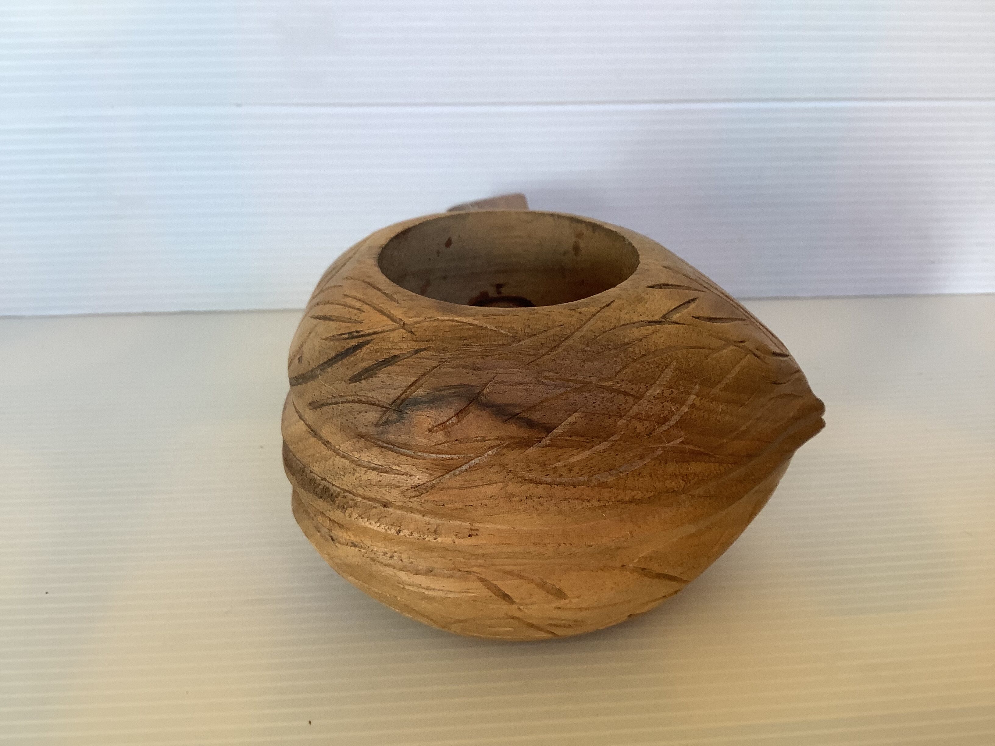 Casse noix en bois en forme de noix