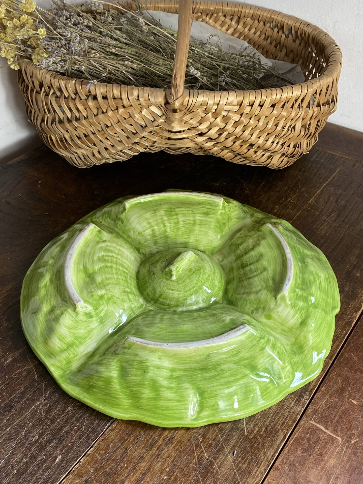 Divided plate, sunflower in slipware
