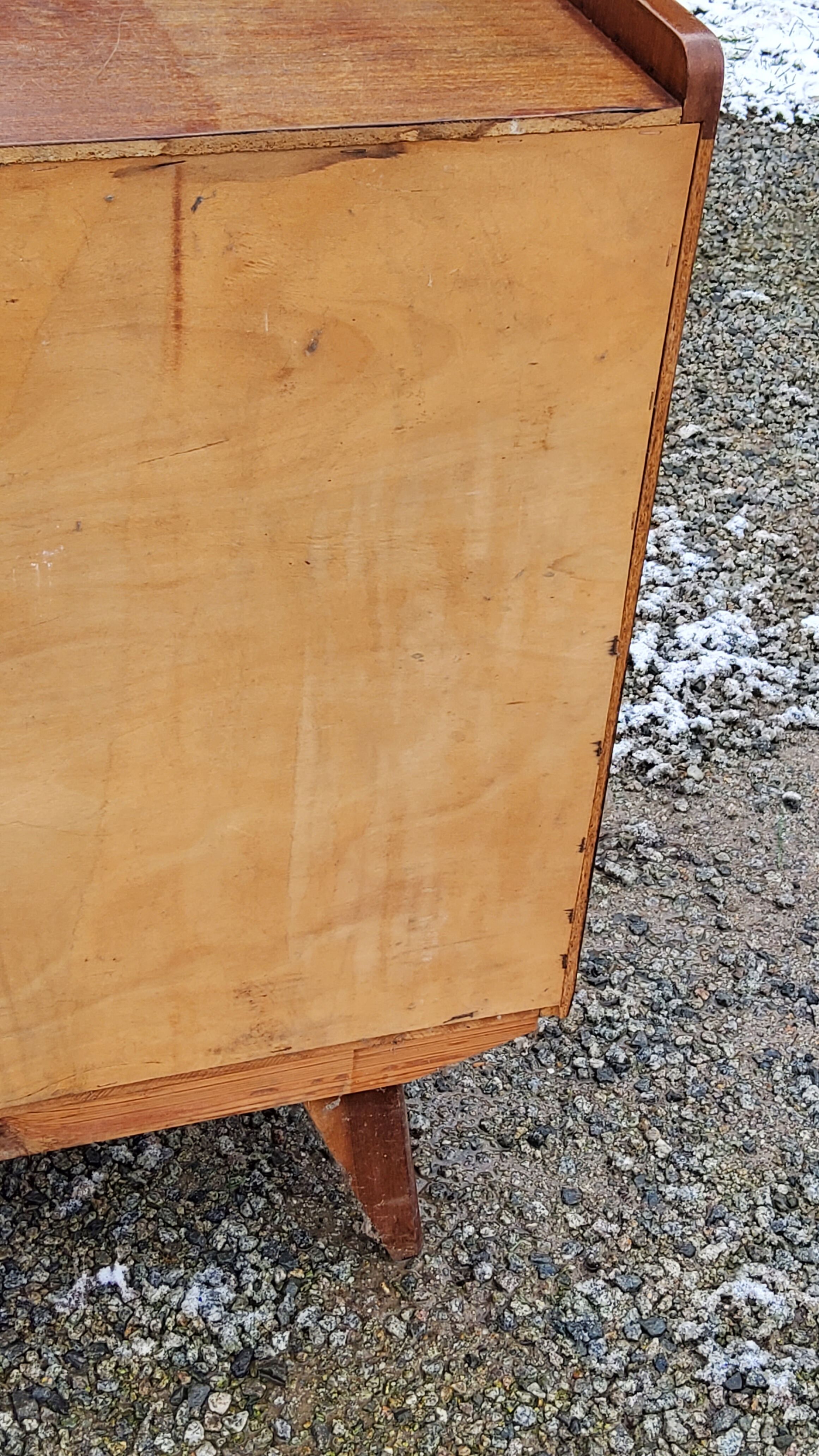 Vintage chest of drawers from the 50s 4 drawers feet compass and mahogany fins