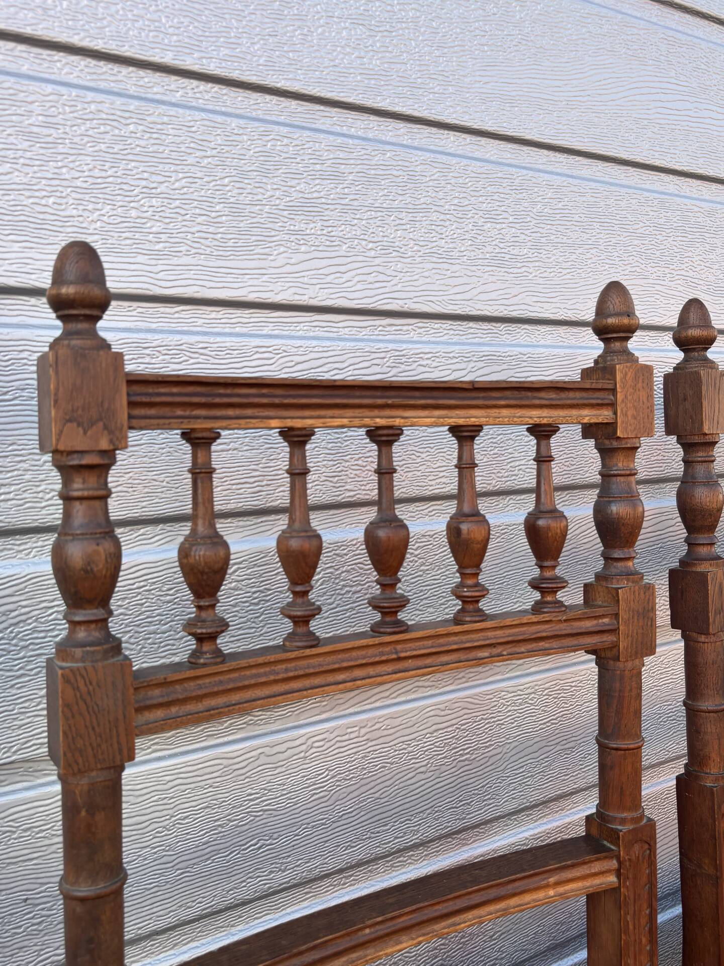 Set of 4 antique wooden and caned chairs – Henri II style