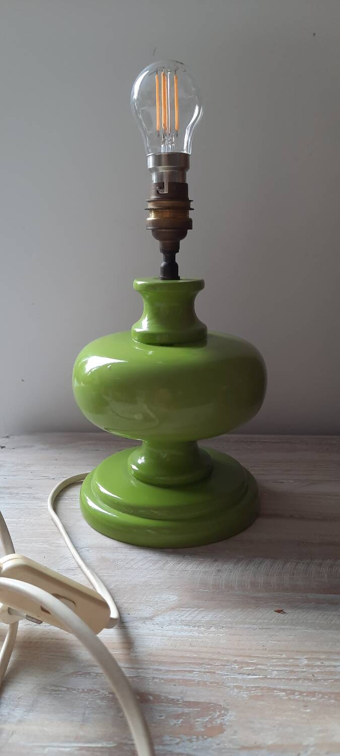 Vintage apple green table lamp