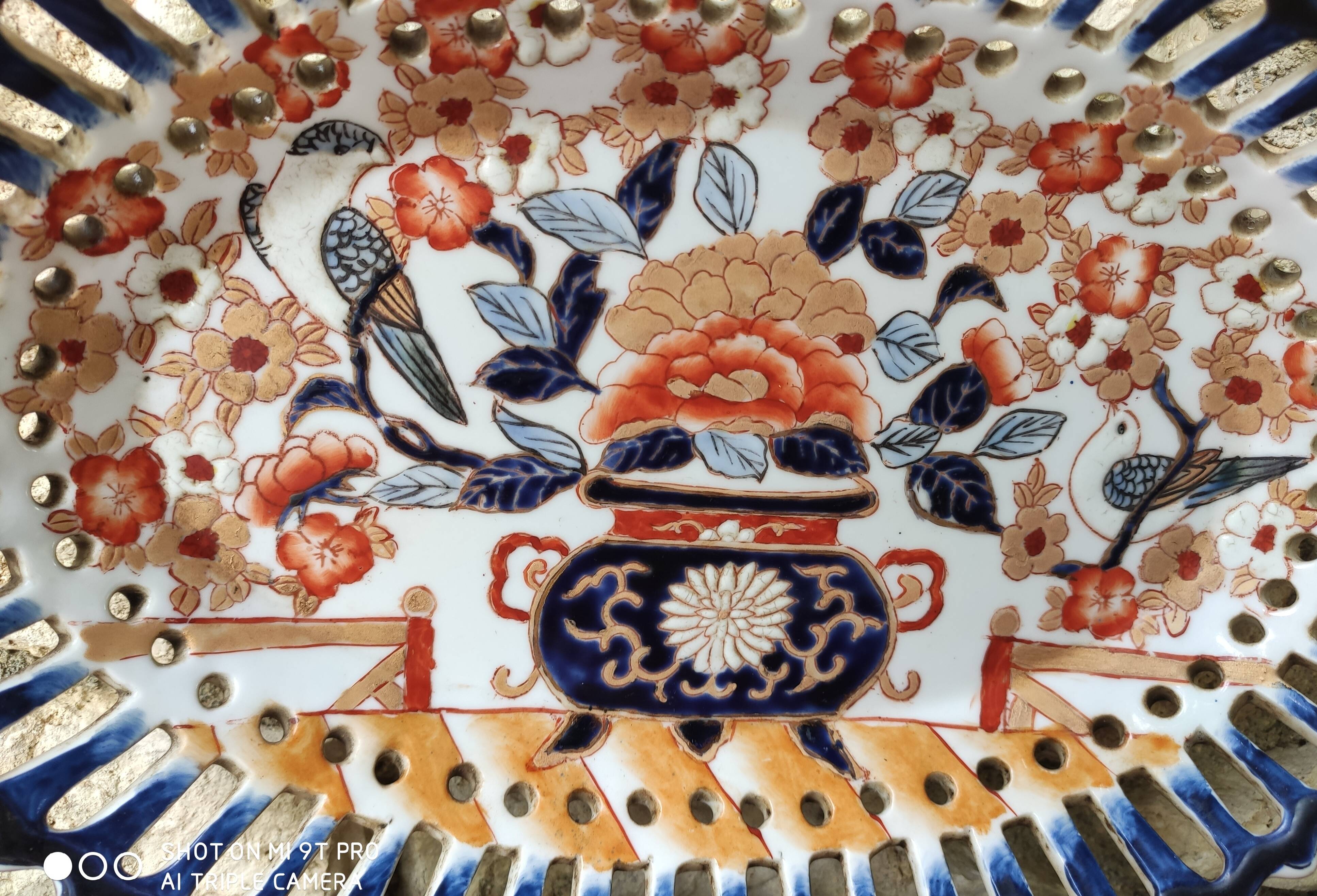 Central openwork dish in Chinese porcelain Adèle Carey