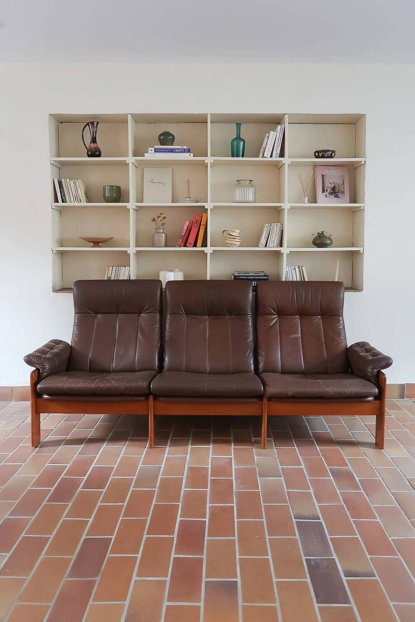Brown leather 3-seater sofa, Sven Ellekaer for Skipper, 1982.