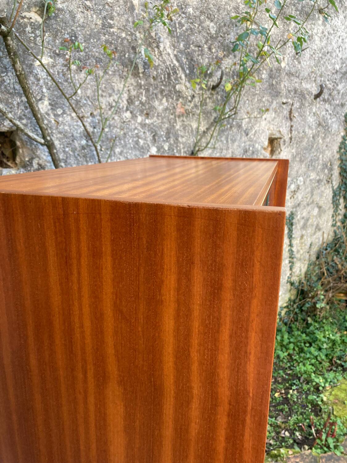 Vintage 1960s display cabinet.