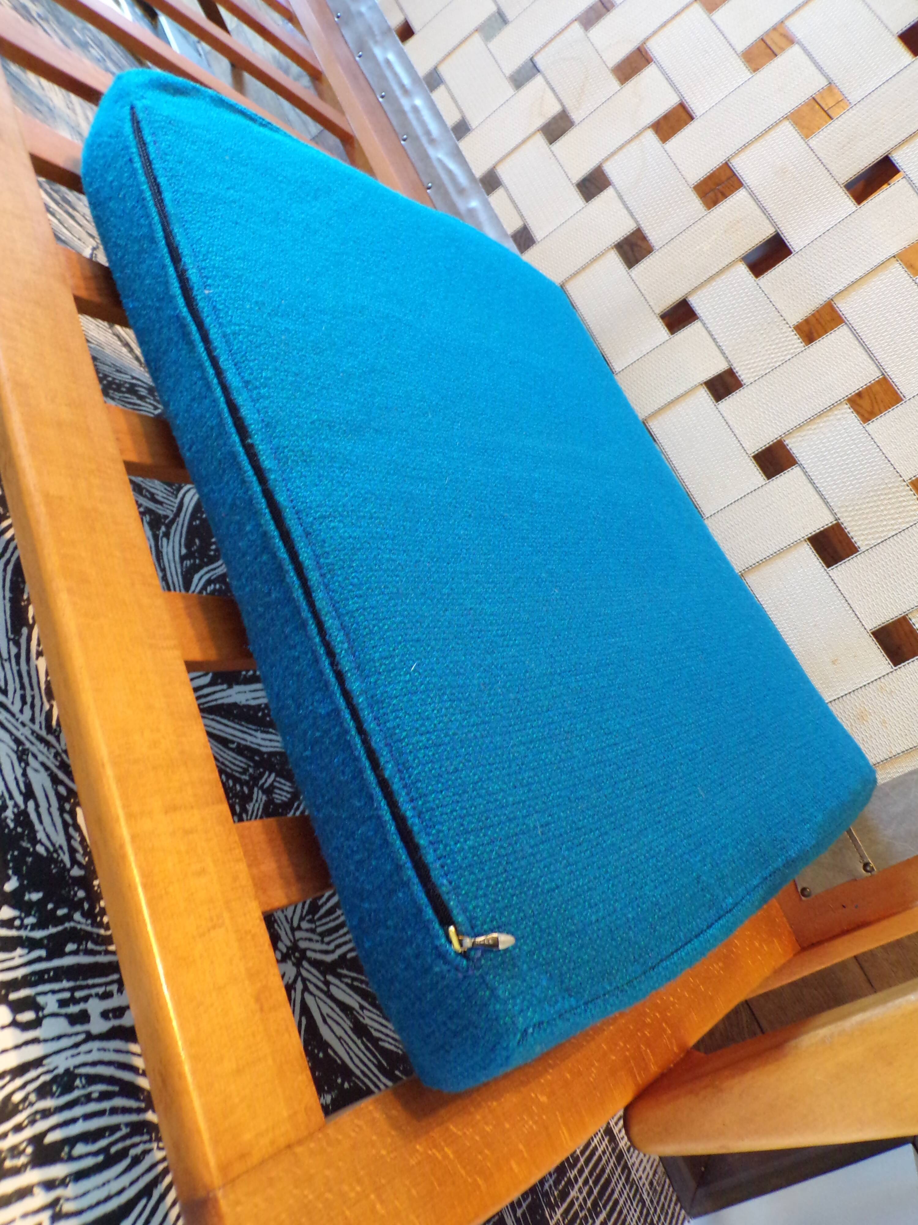 Scandinavian 3-seater sofa blue jersey