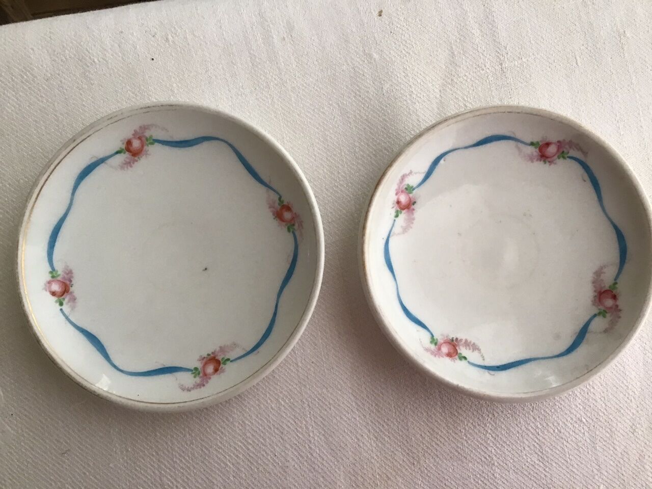 2 cups 19th white porcelain