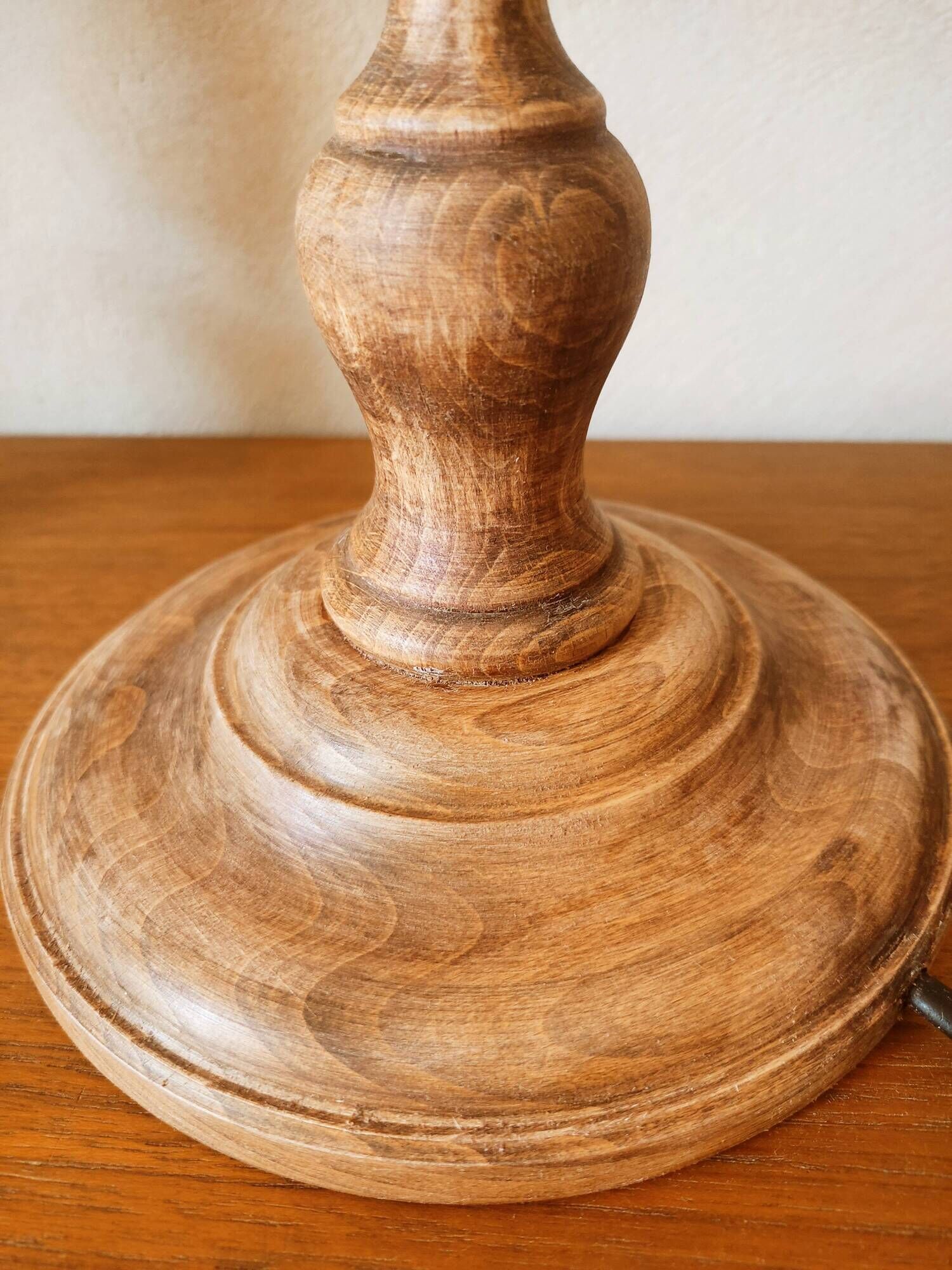 Pair of wooden lamps, pleated lampshade