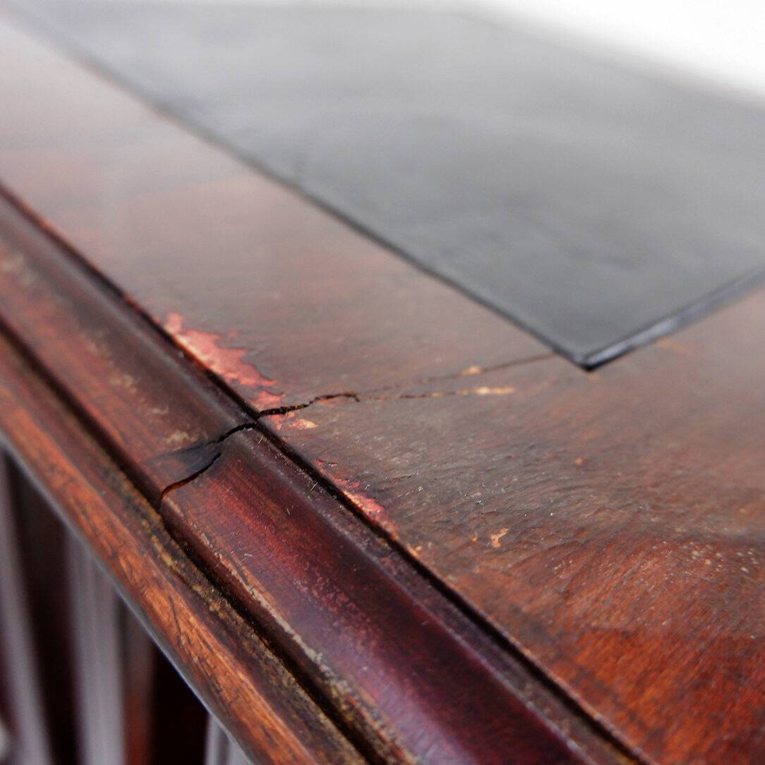 Table d'appoint en bois dur et bibliothèque tournante Vintage Sheraton Revival