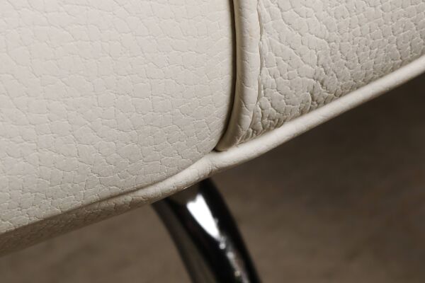 Fauteuil en cuir blanc et acier chromé Falkenberg x Rom AG, 1990