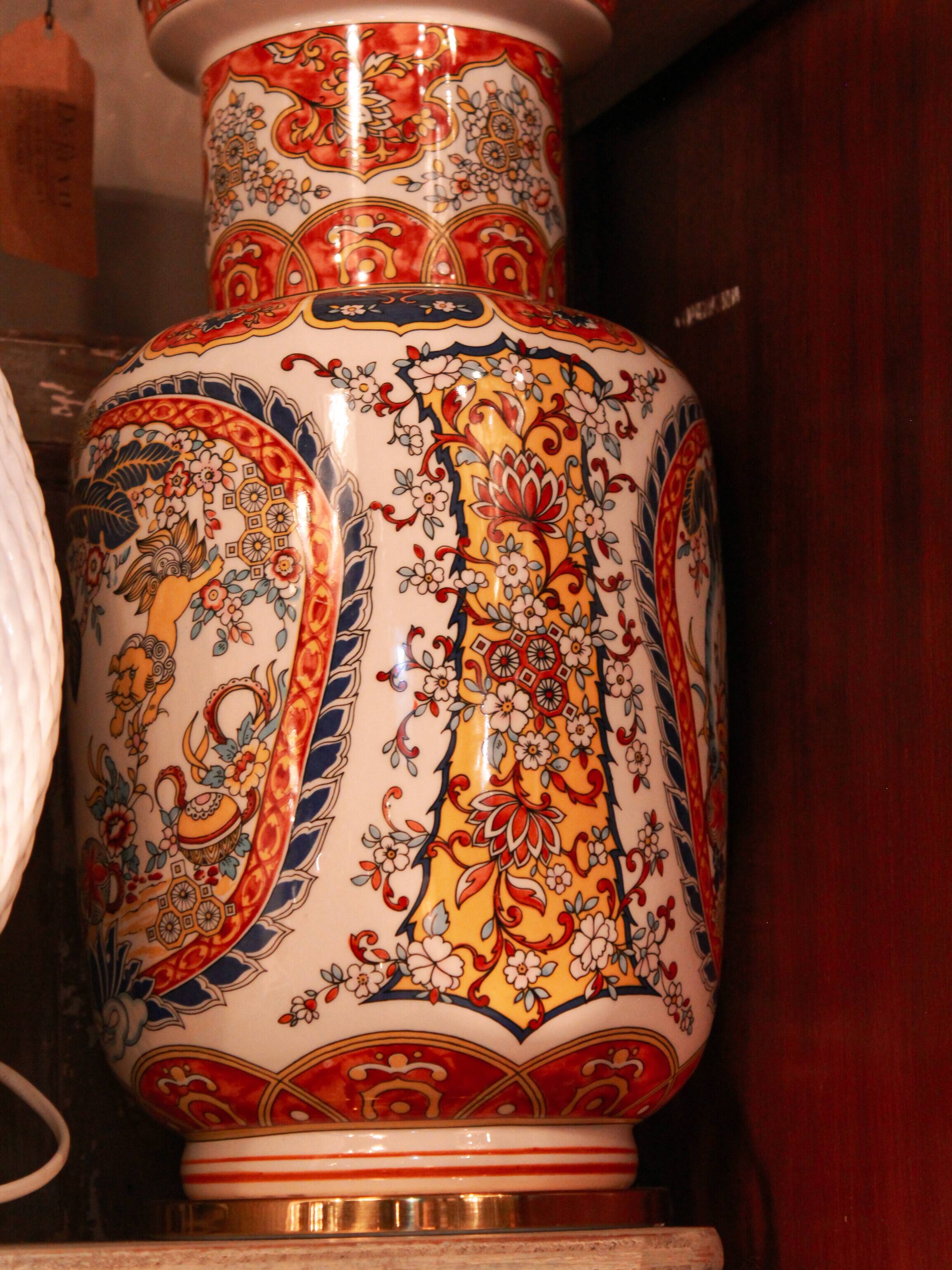 Italian porcelain table lamp in the Chinoiserie style