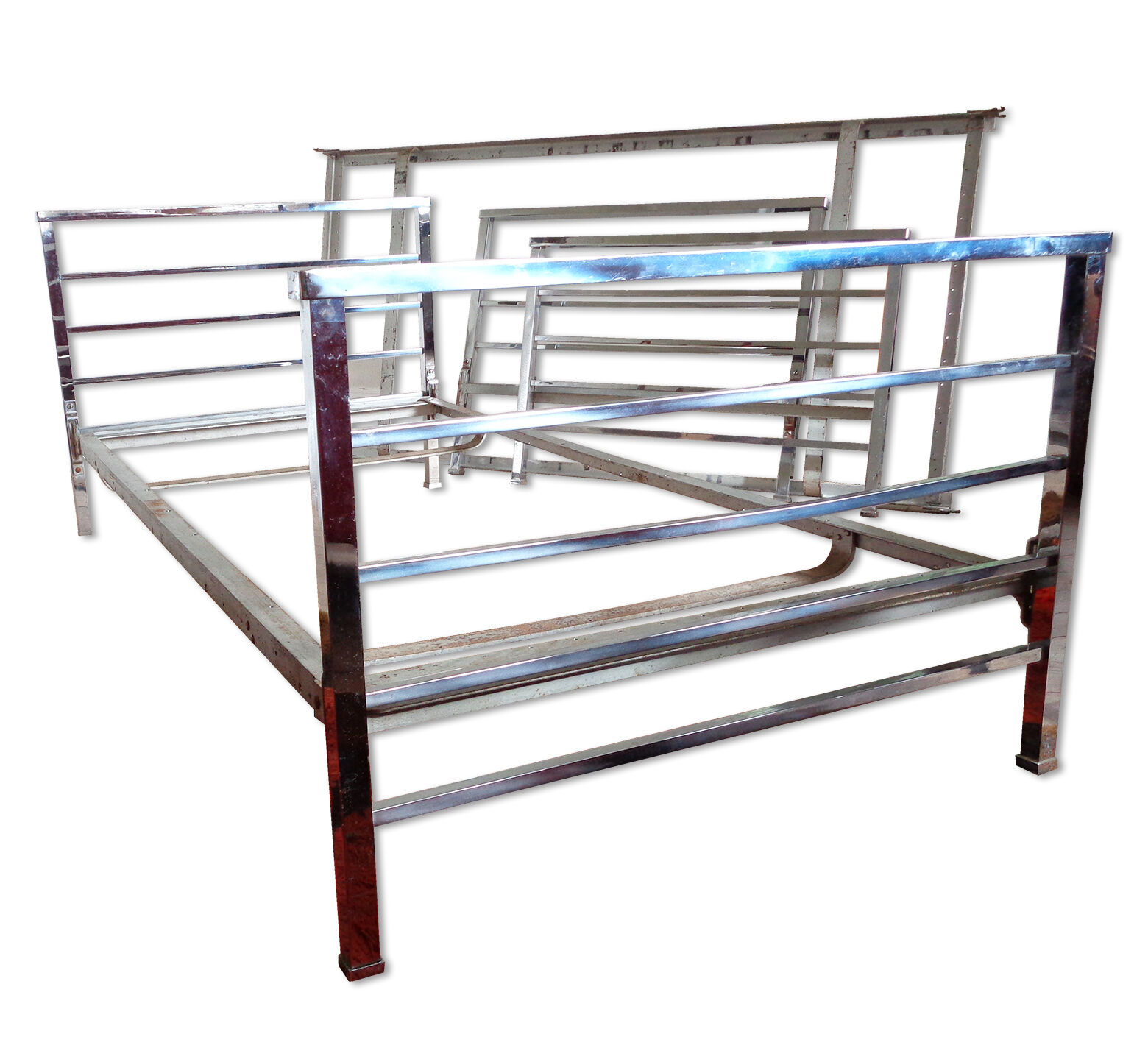 Art deco twin beds