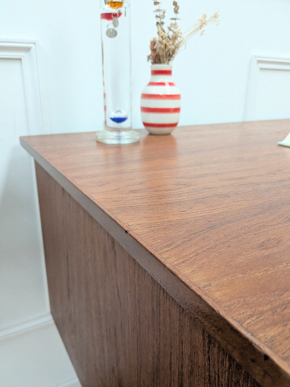Scandinavian desk