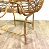 Basket rattan on feet
