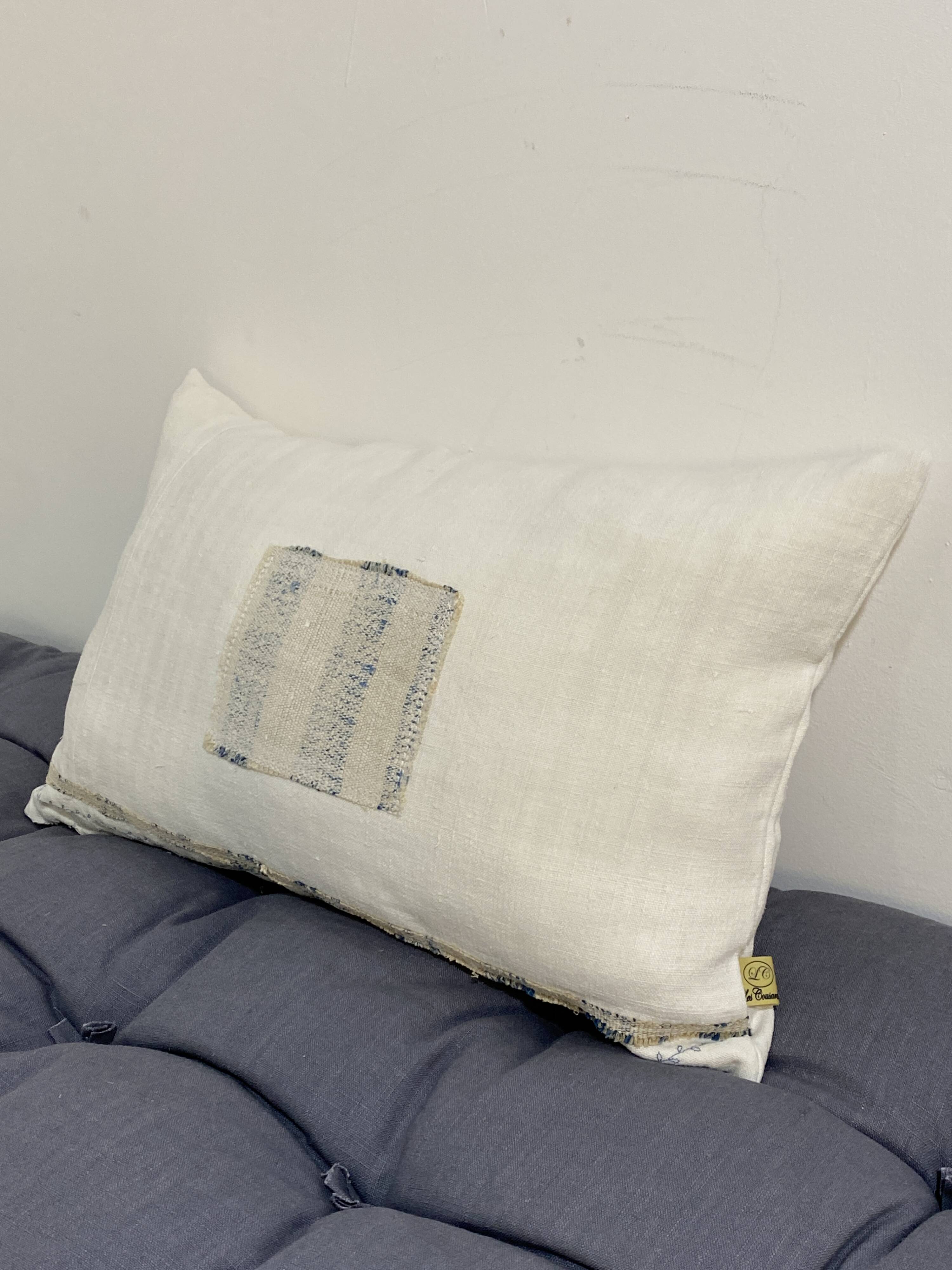 Handmade cushion in vintage fabric, Kilim style.