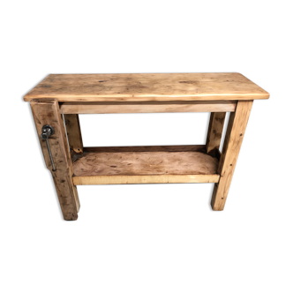 Small wooden workbench decoration