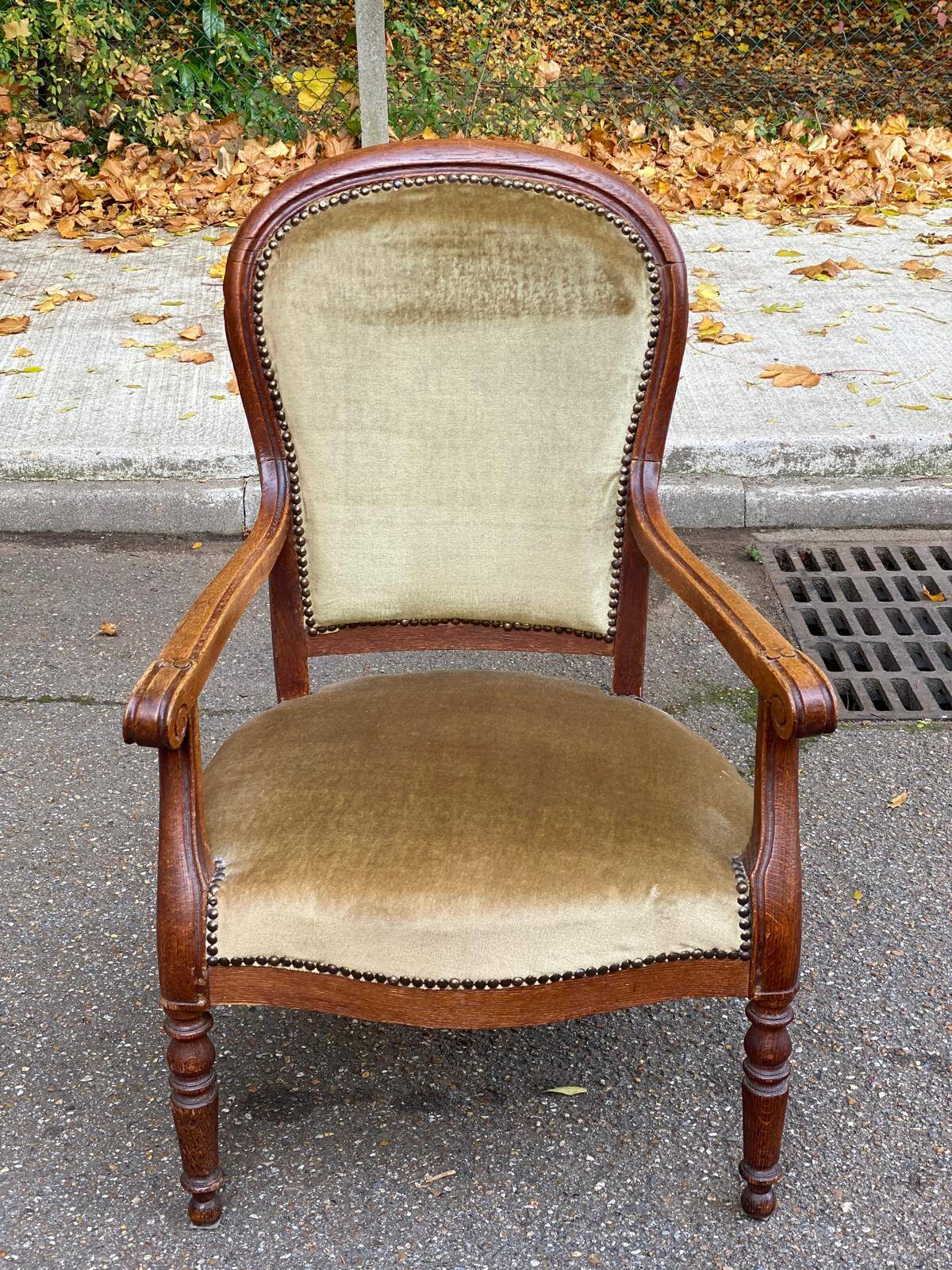 Imperial armchair in oak and beige velvet from the 19th century