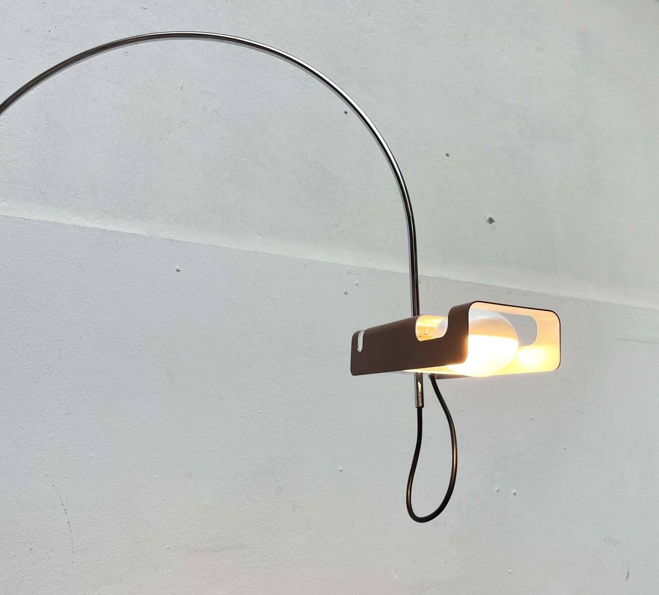 Mid-Century Modern Italian Space Arc Spider Wall Lamp by Joe Colombo for Oluce, 1960s