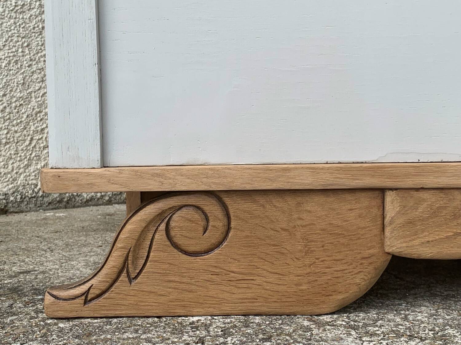 Asymmetrical Parisian Art Deco wardrobe 1930