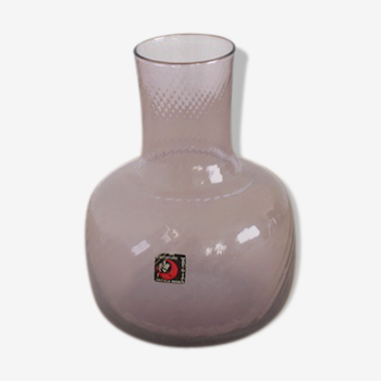 Vase en cristal violet