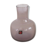 Vase en cristal violet