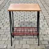 Pedestal table from the 70s, metal base and mahogany top