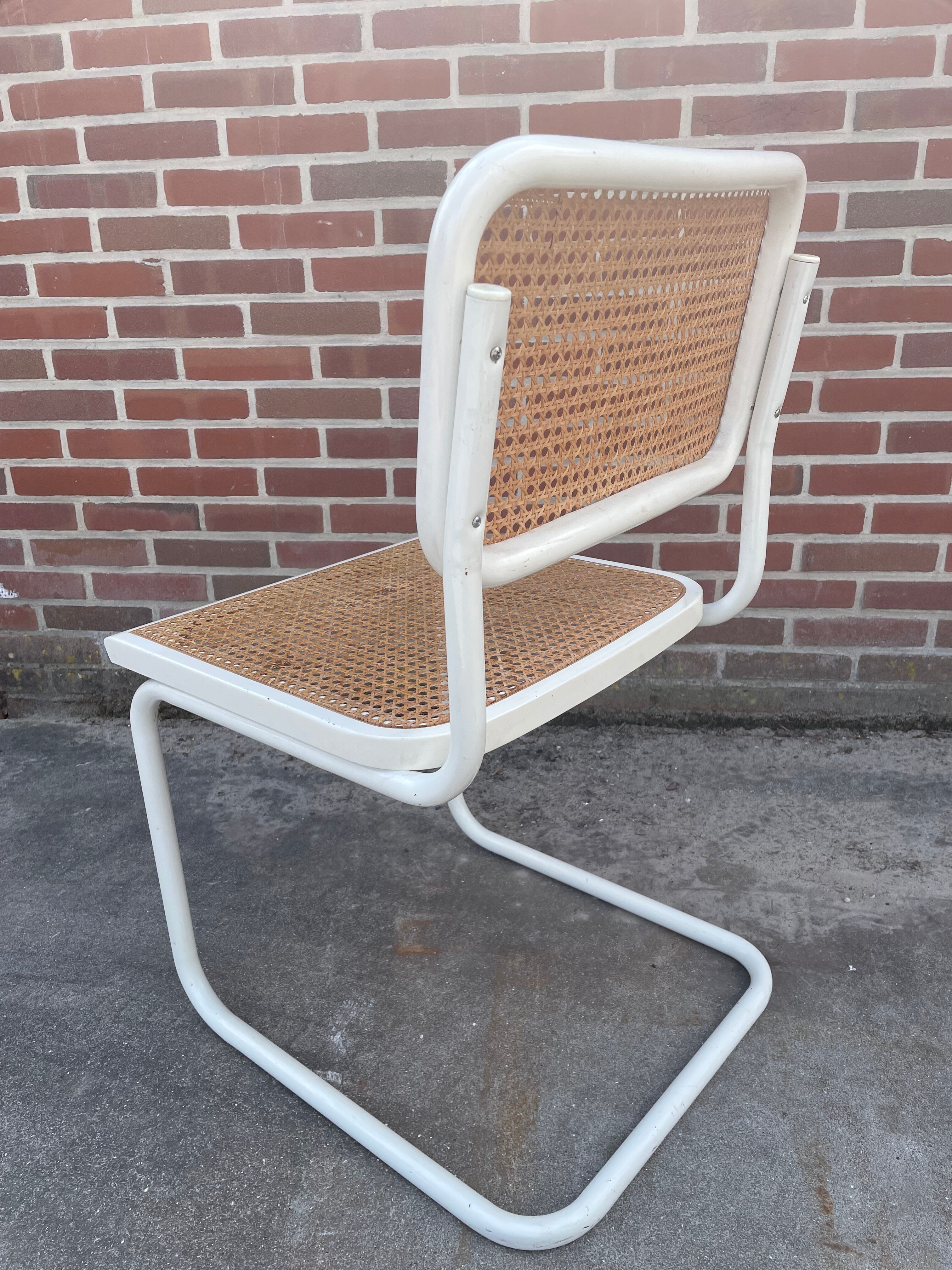 Set of 4 Cesca b32 model chairs in white