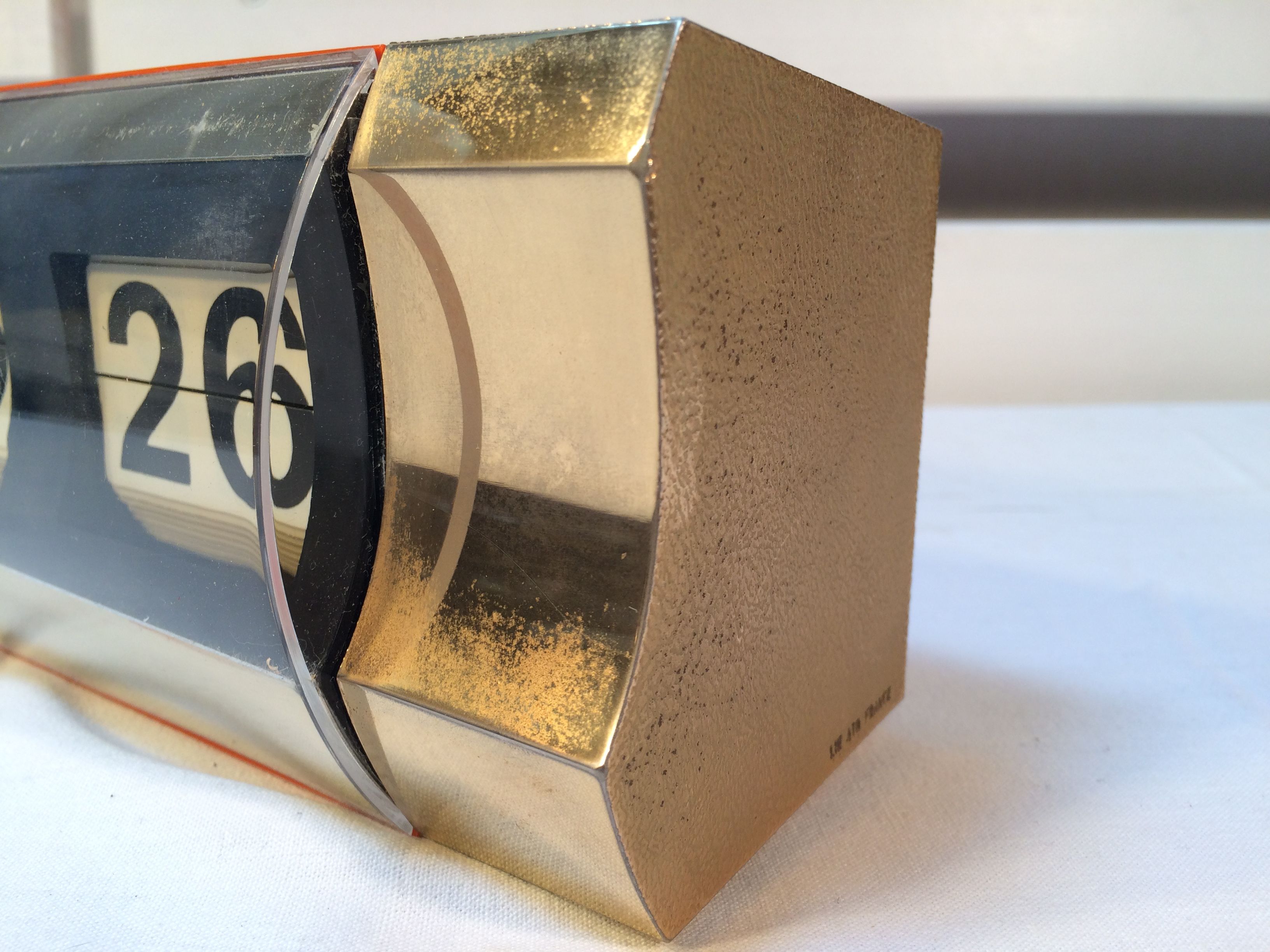 Vintage Jaz flip flap alarm clock model Vibric - 1974 - Orange and Gold