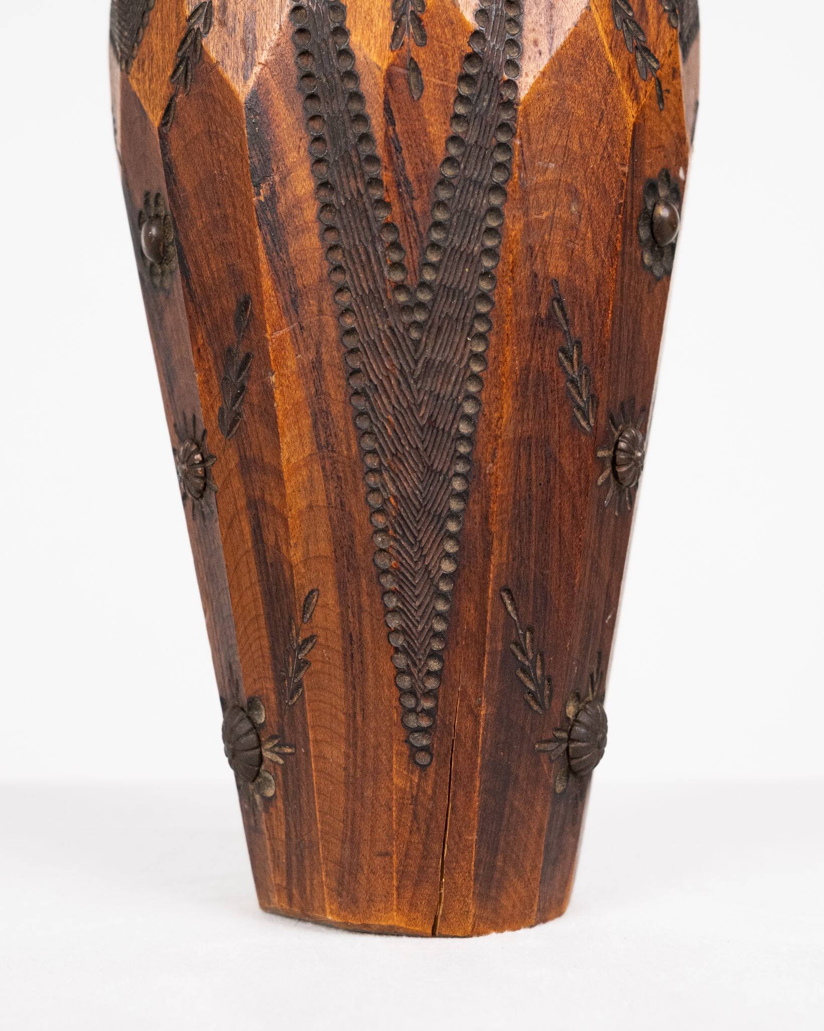 Vase breton en bois sculpté et laiton, Bretagne, France, 1960s