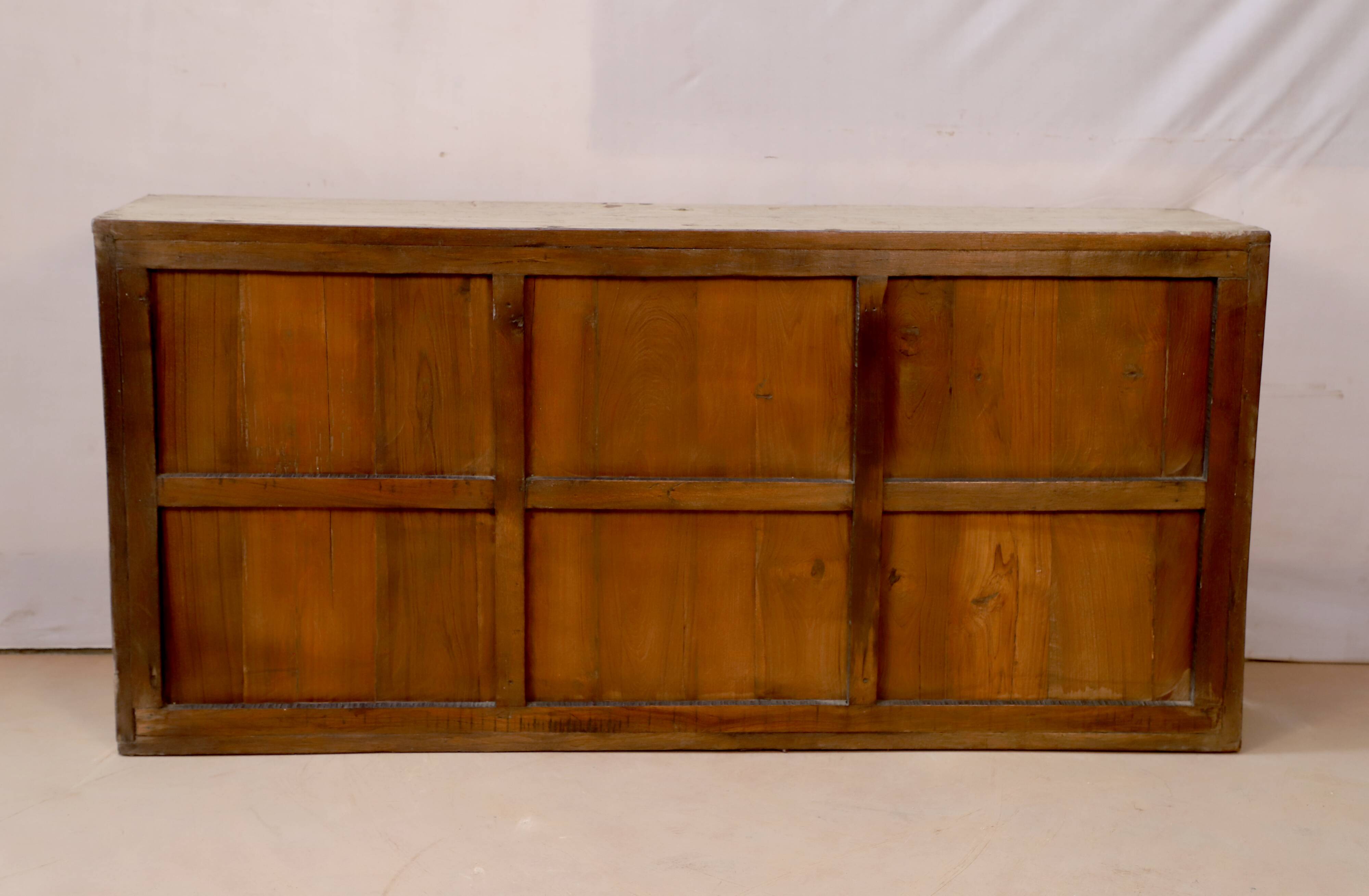 Enfilade - Burmese teak showcase buffet with yellow patina - ecru