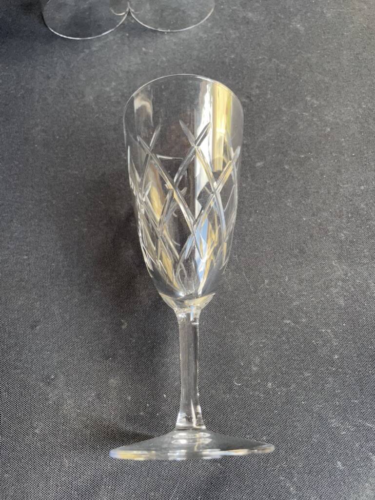 8 champagne flutes - cut crystal – cristalleries royales de champagne