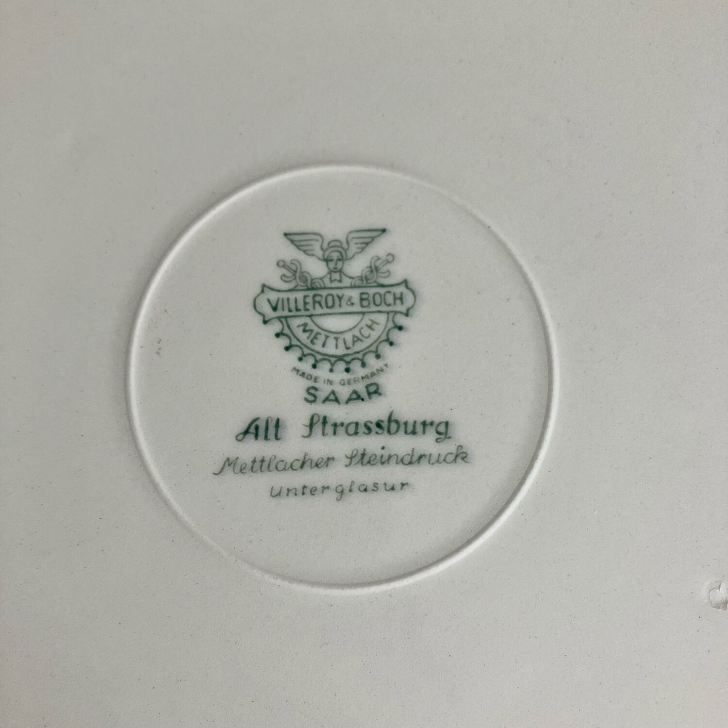 Villeroy & Boch round serving dish