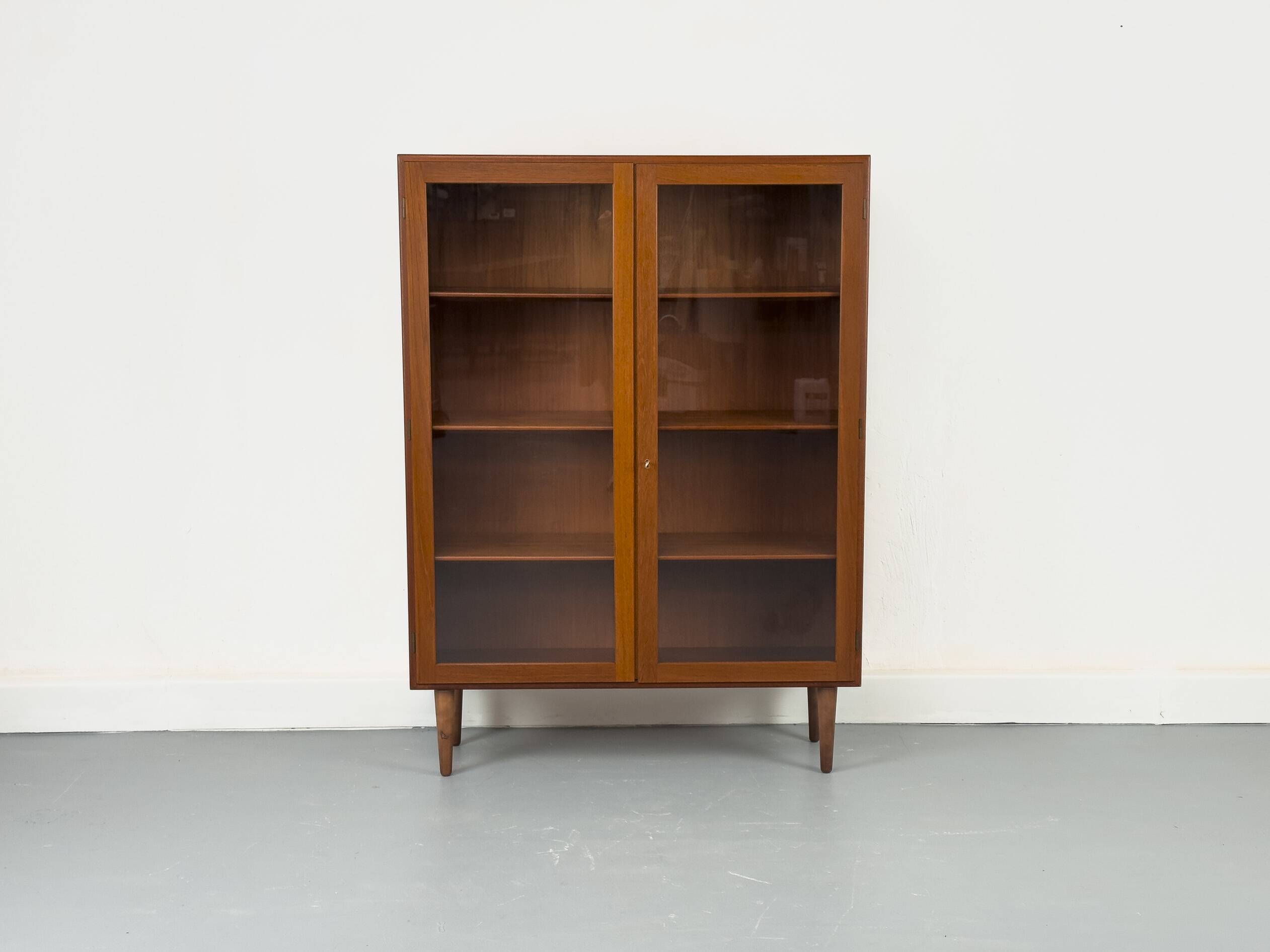 Danish Display Case in Teak by Børge Mogensen for Søborg Møbelfabrik, 1960s