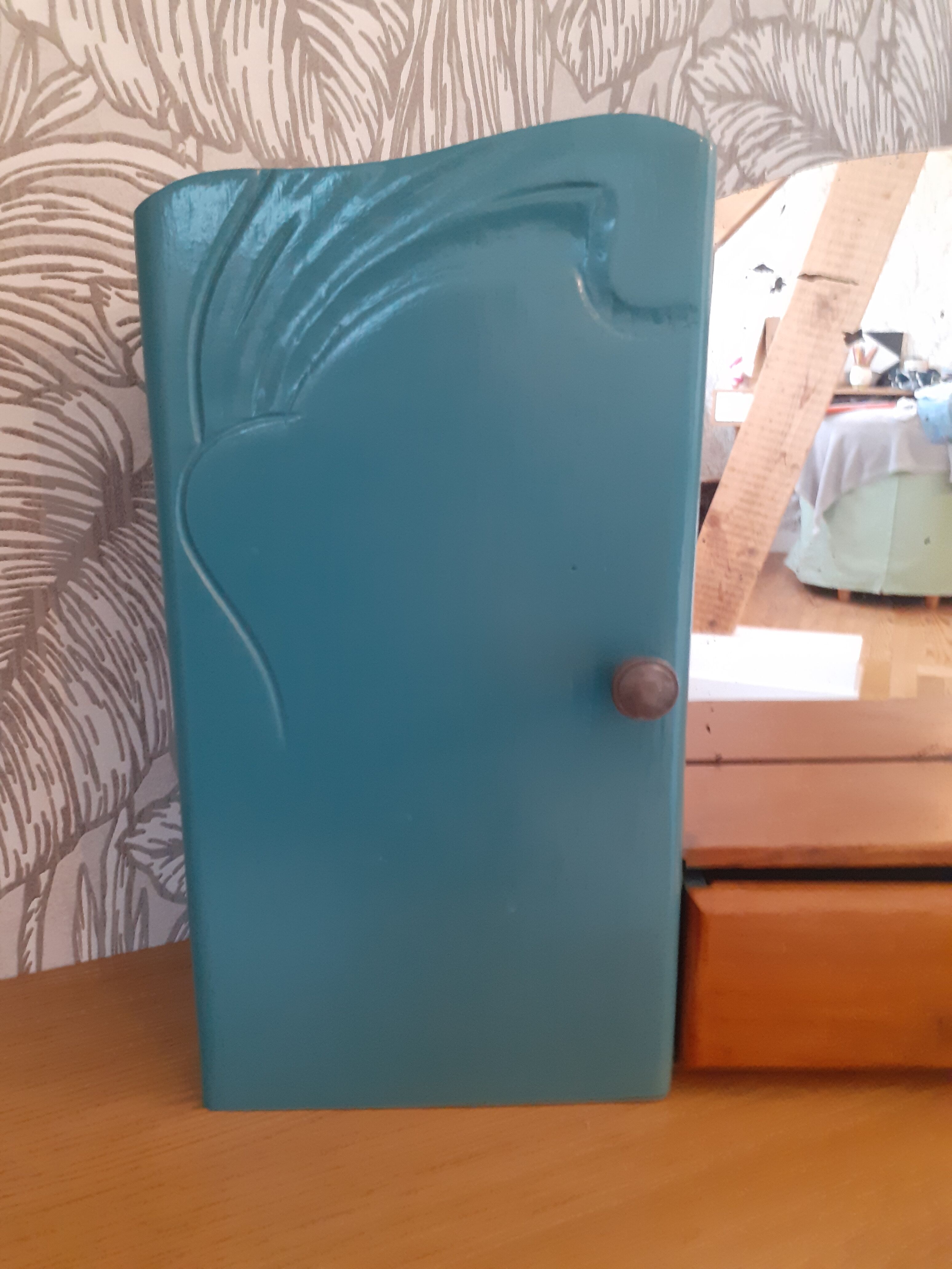 Wall cabinet of toilet