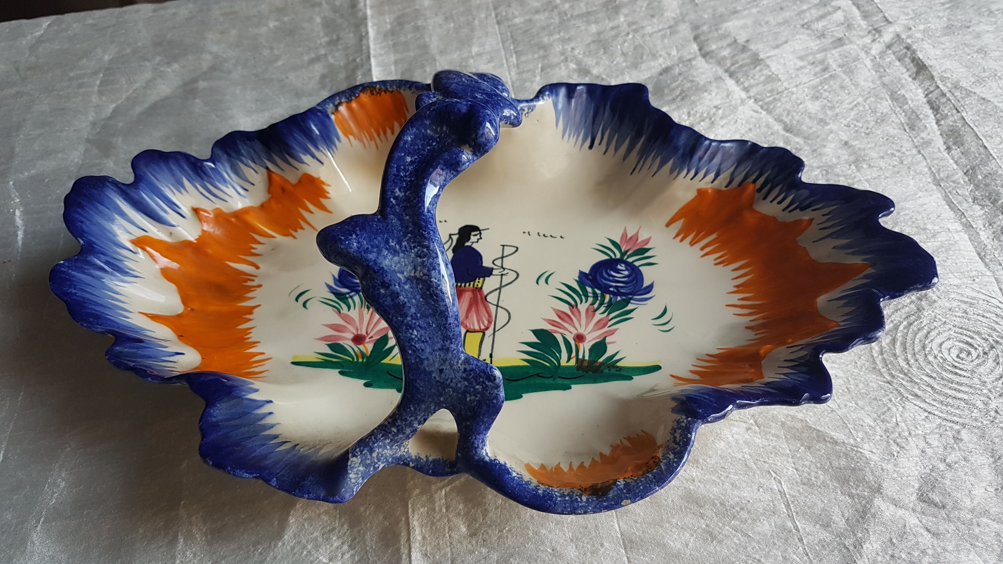 Vintage servant in Quimper faience