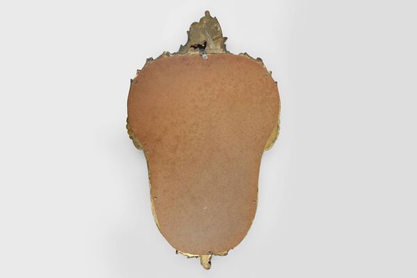 Miroir ovale belge du 20e siècle avec cadre doré de style Louis XV