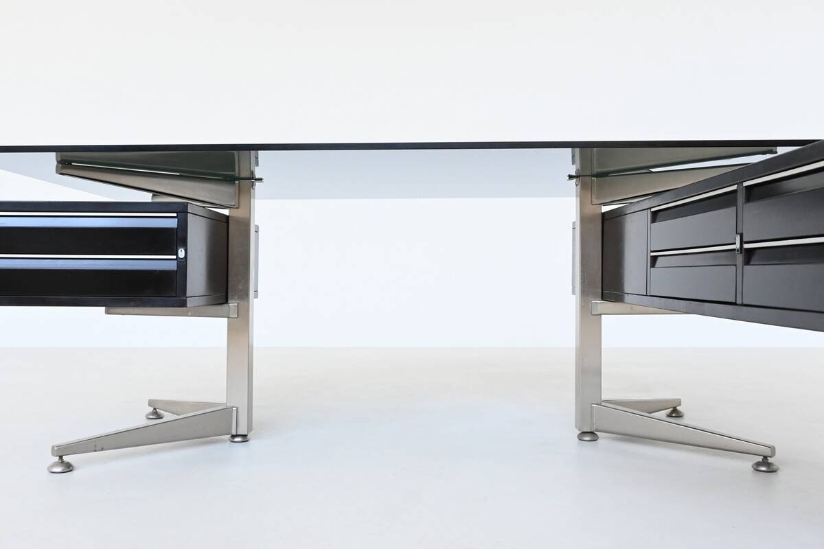 Bureau d'angle exécutif Abbondinterni en acajou et verre, Italie, 1970