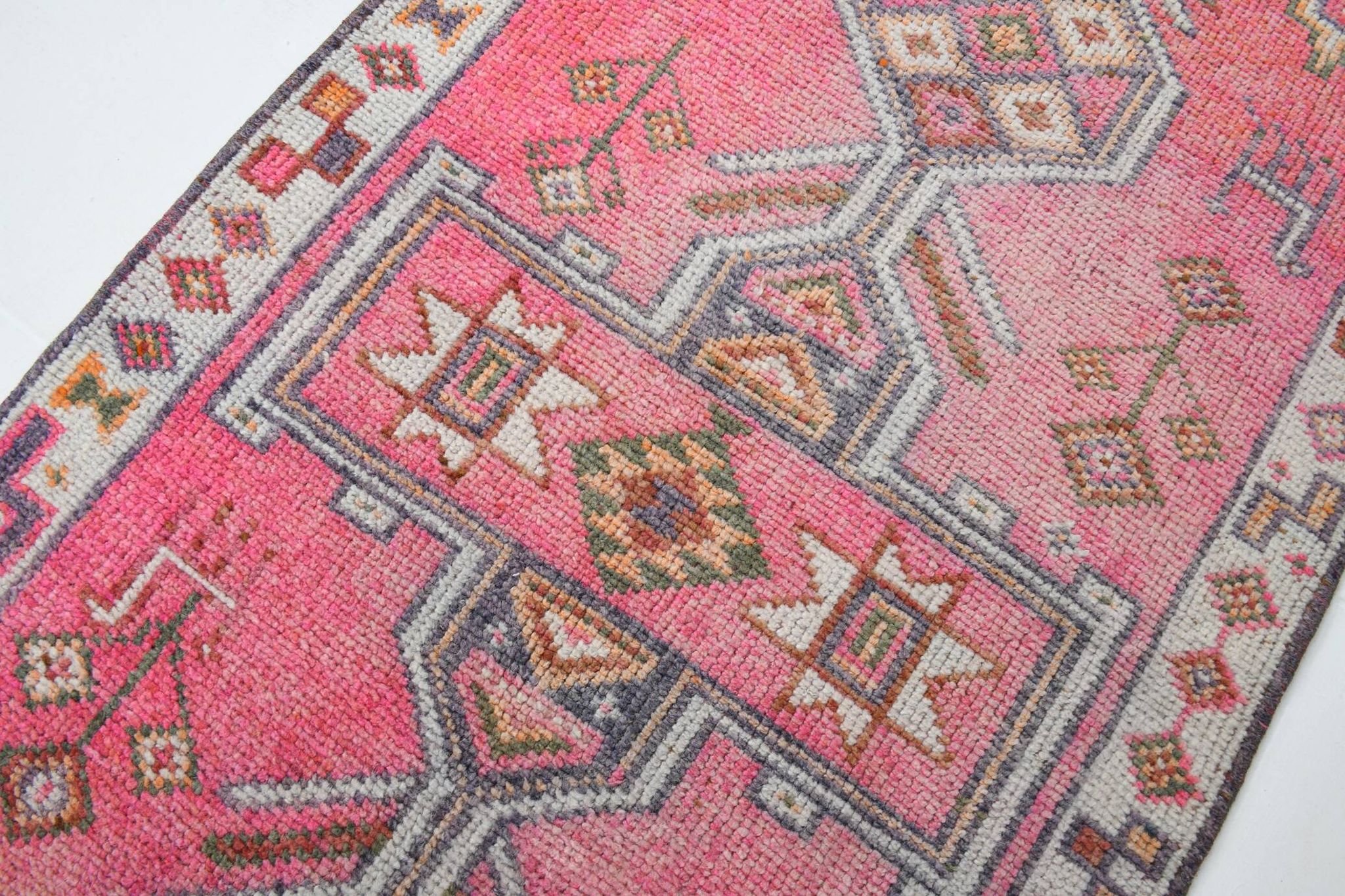 Shades Of Pink Beige Antique Vintage Runner Rug, 89x322Cm