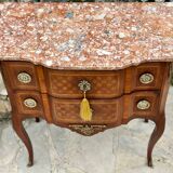 Small jump cabinet in precious wood marquetry.