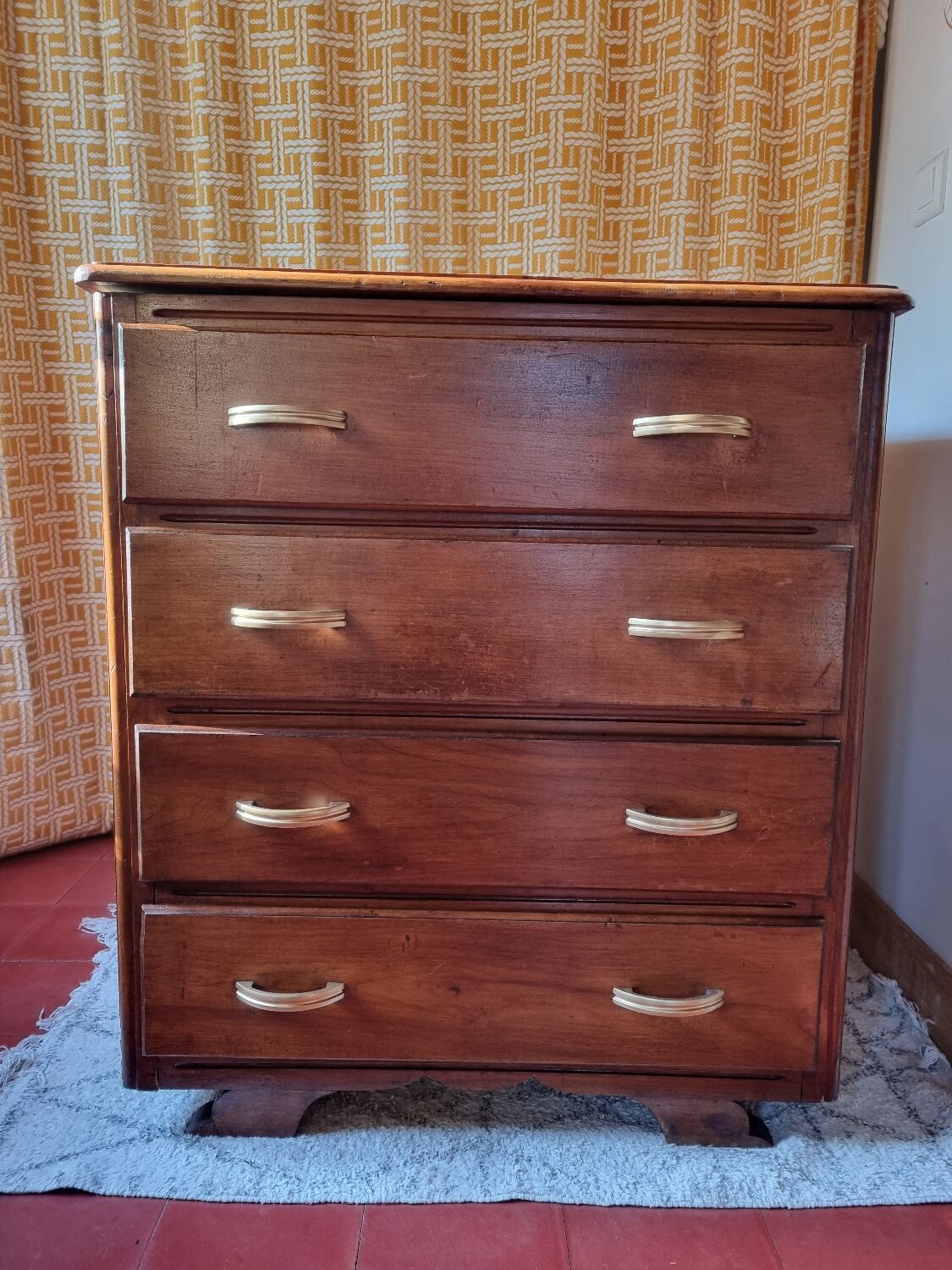 Art deco chest of drawers feet whiskers patinated