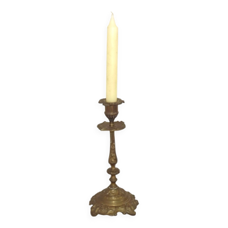 Chandelier français en bronze avec de jolies feuilles d'acanthe