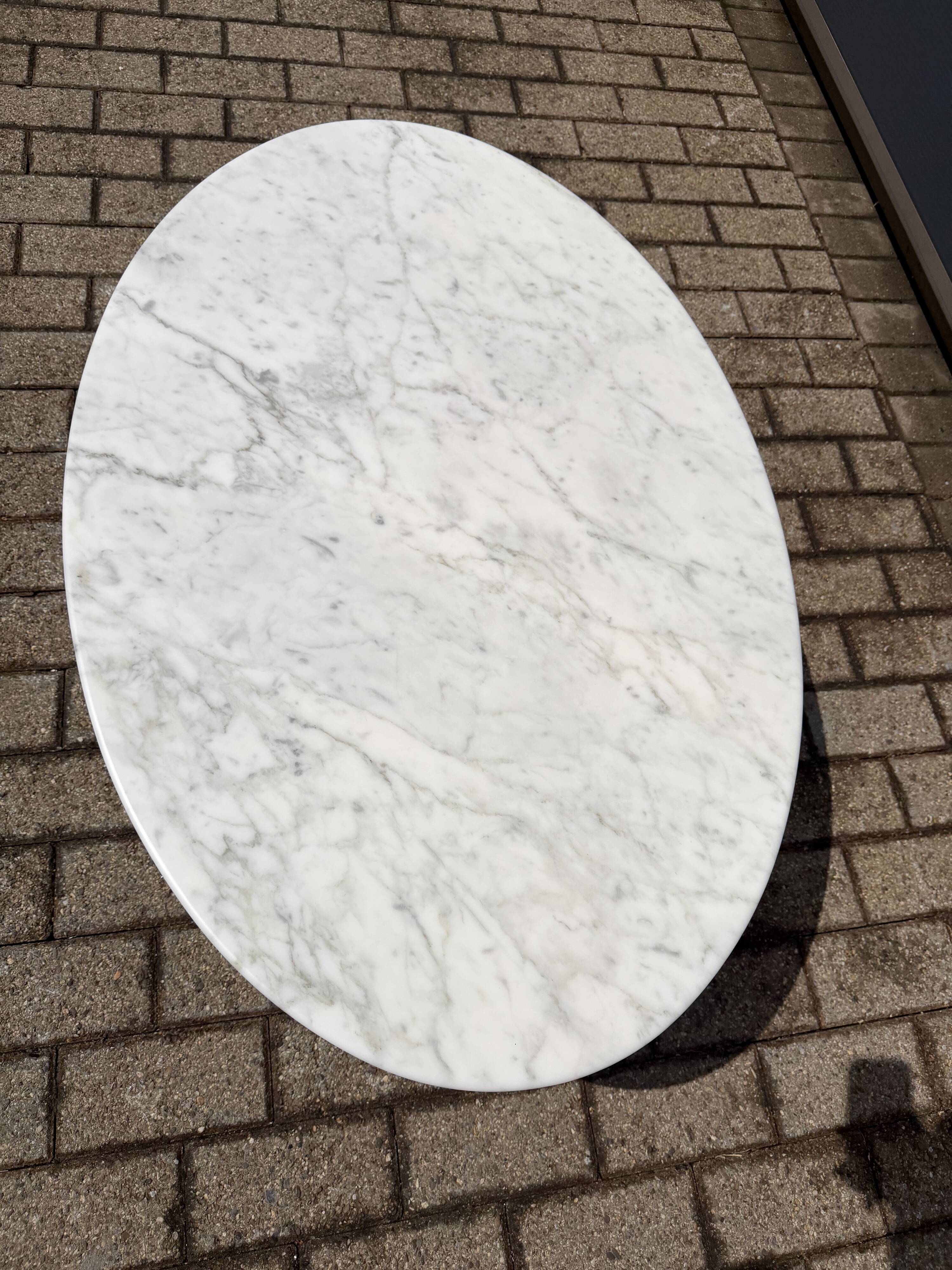 Original Knoll Tulip Oval Coffee Table Eero Saarinen Arabescato matte 107x70