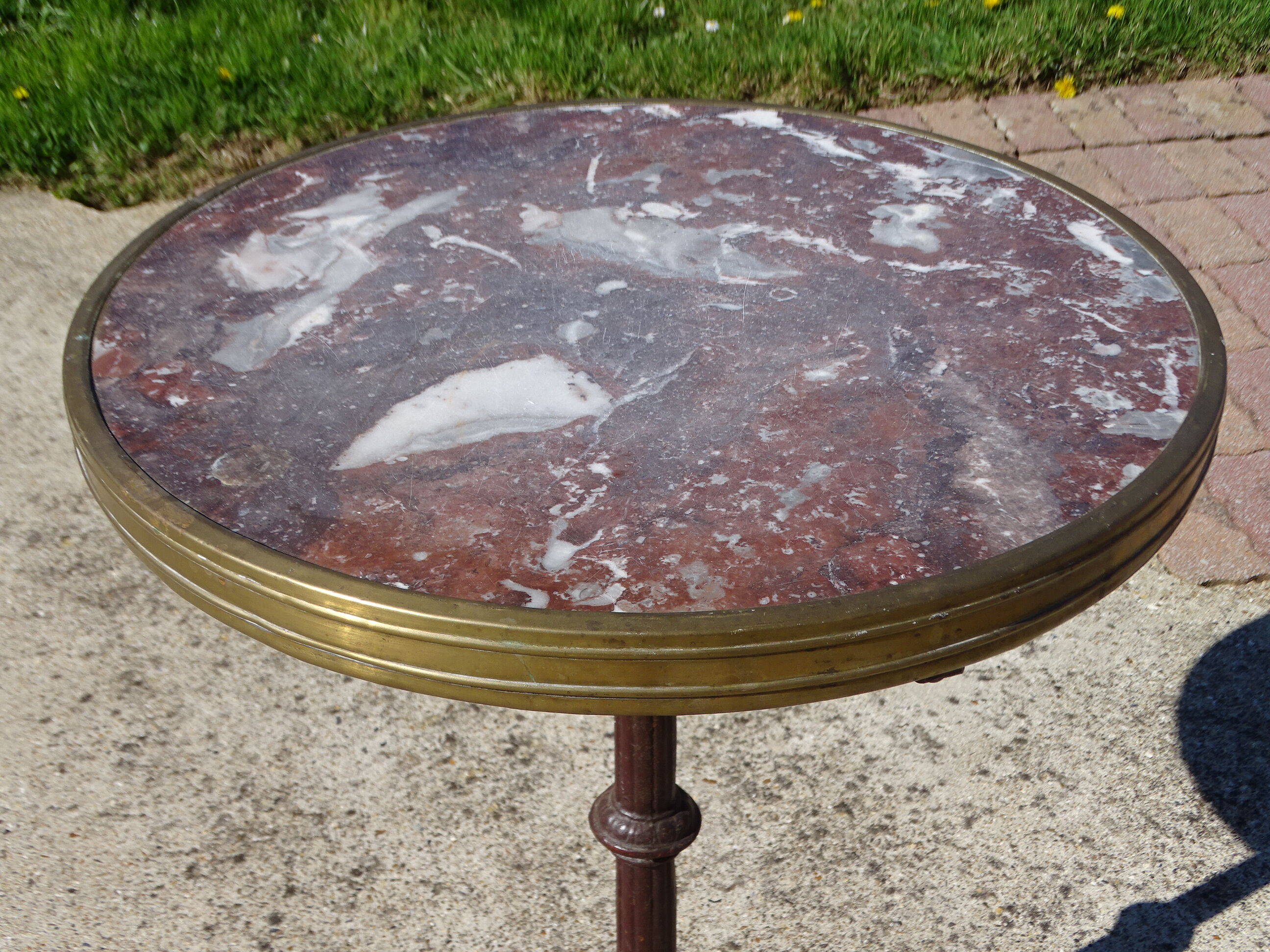 Table guéridon de bistrot "Parisienne" en fonte et marbre griotte
