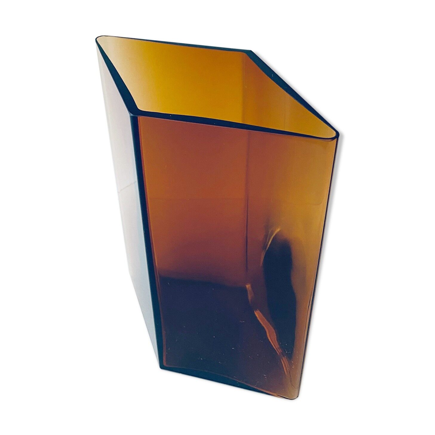 Vase design by Ronan and Erwan Bouroullec