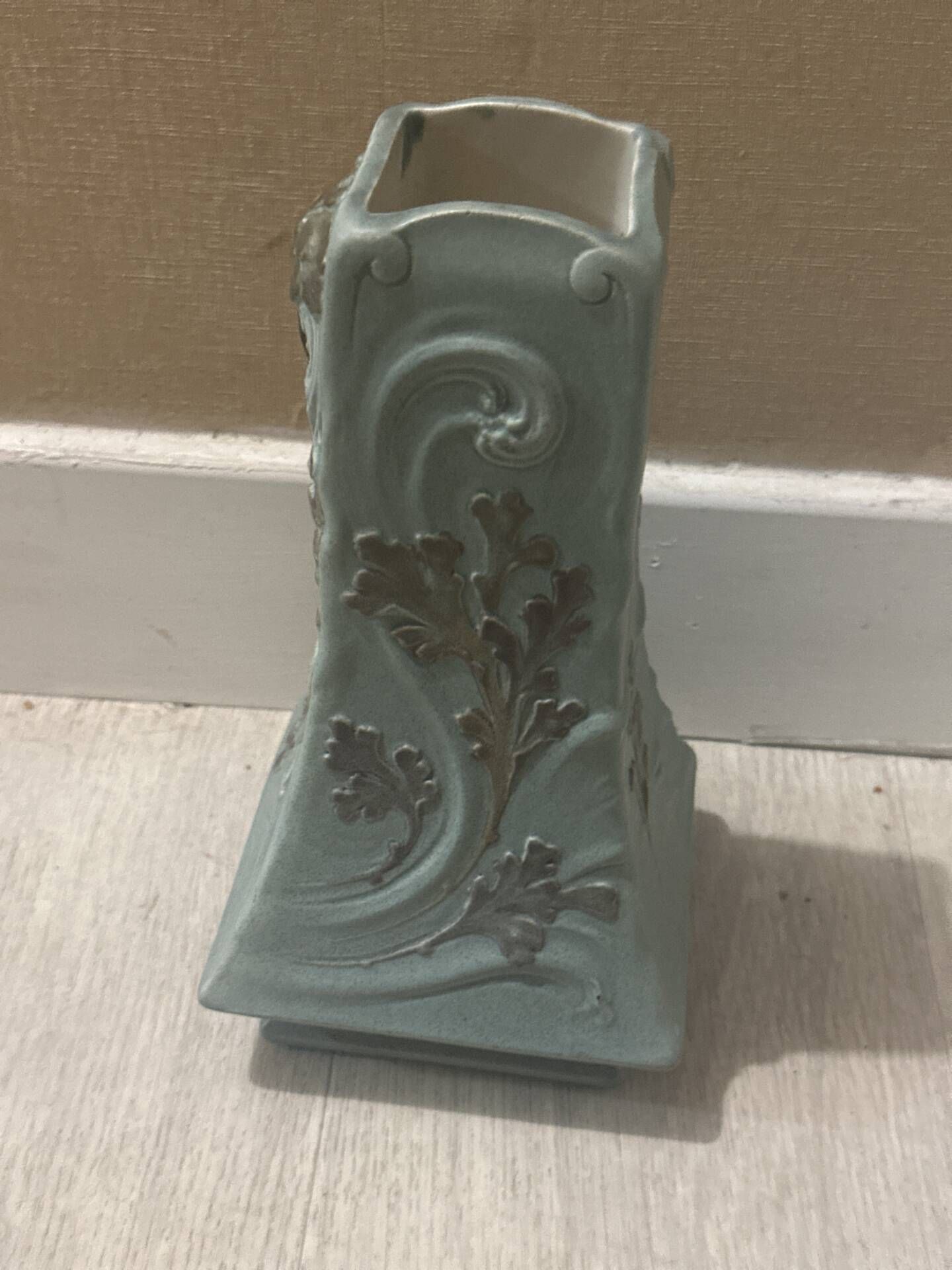 Vase Almaric Walter 1890