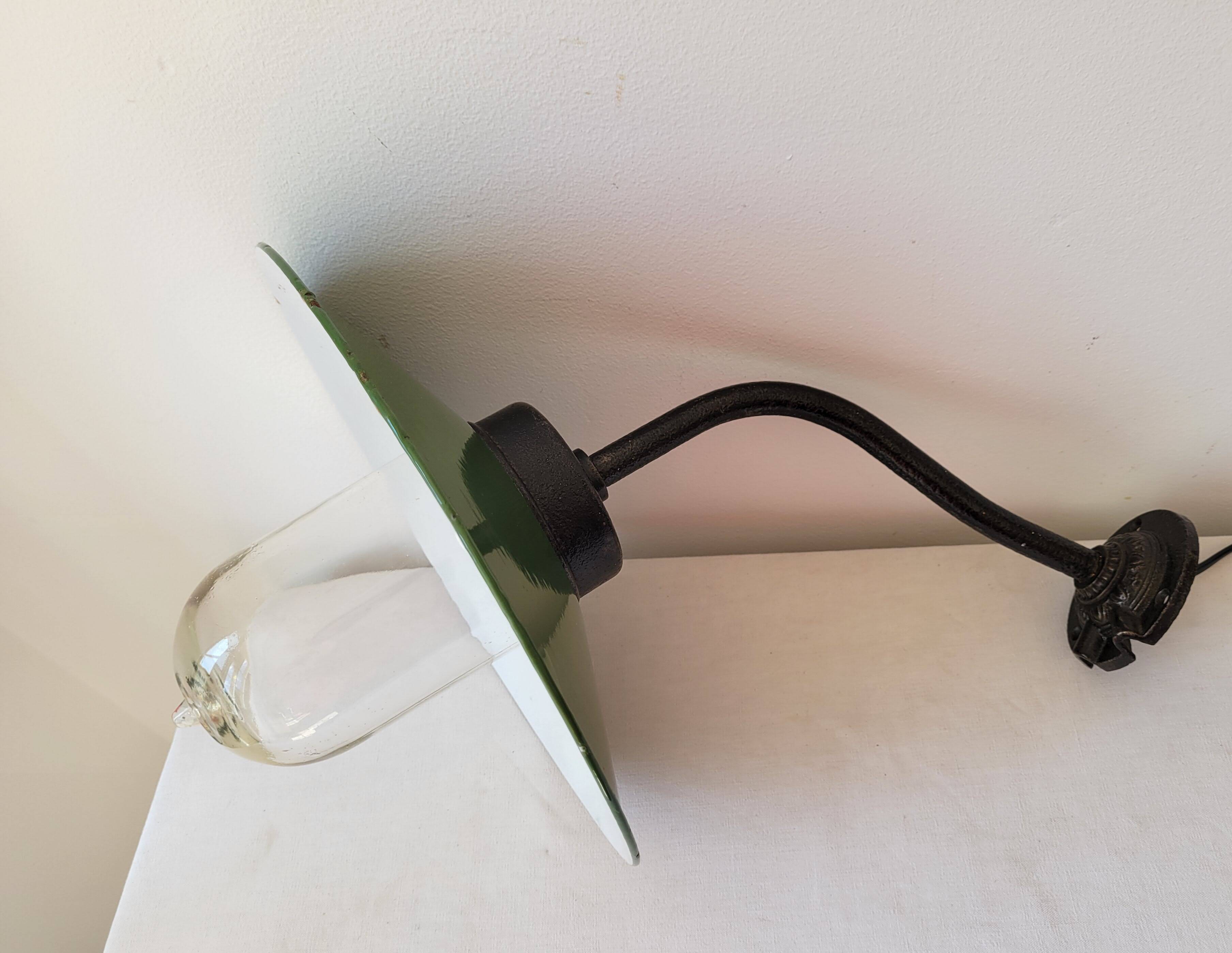 Gooseneck courtyard wall light